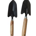 কাঠের হাতলের বেলচা